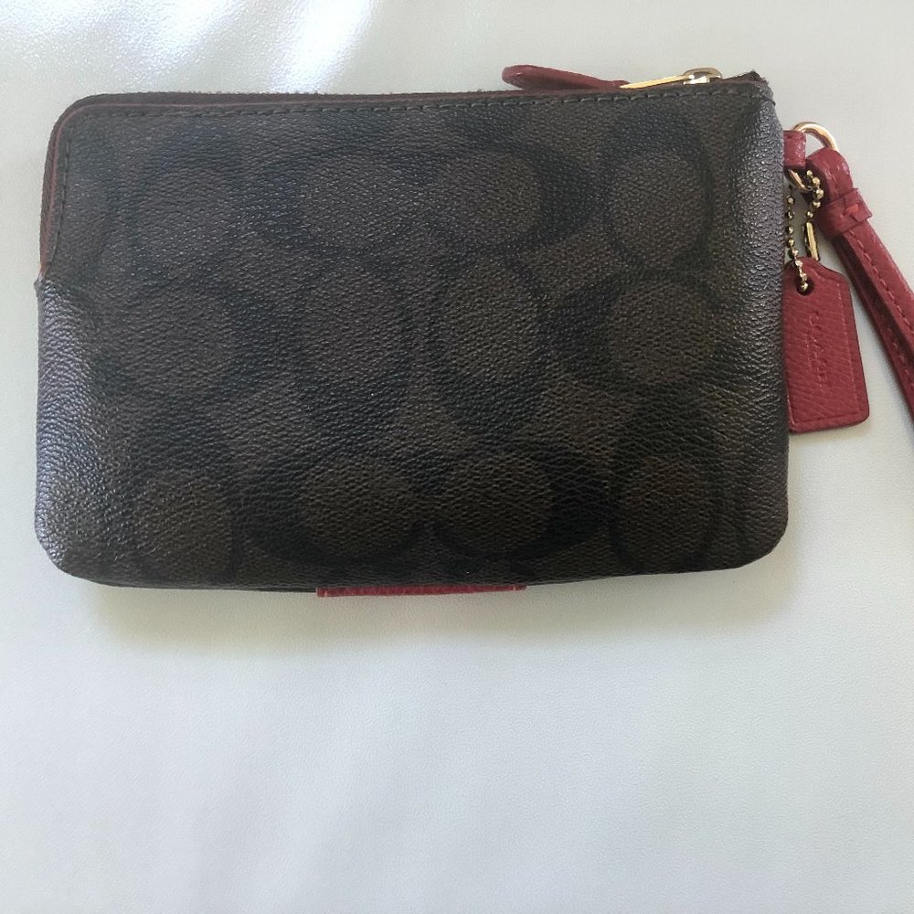 Coach Wristlet-Excellent Condition - Picture 4 of 6